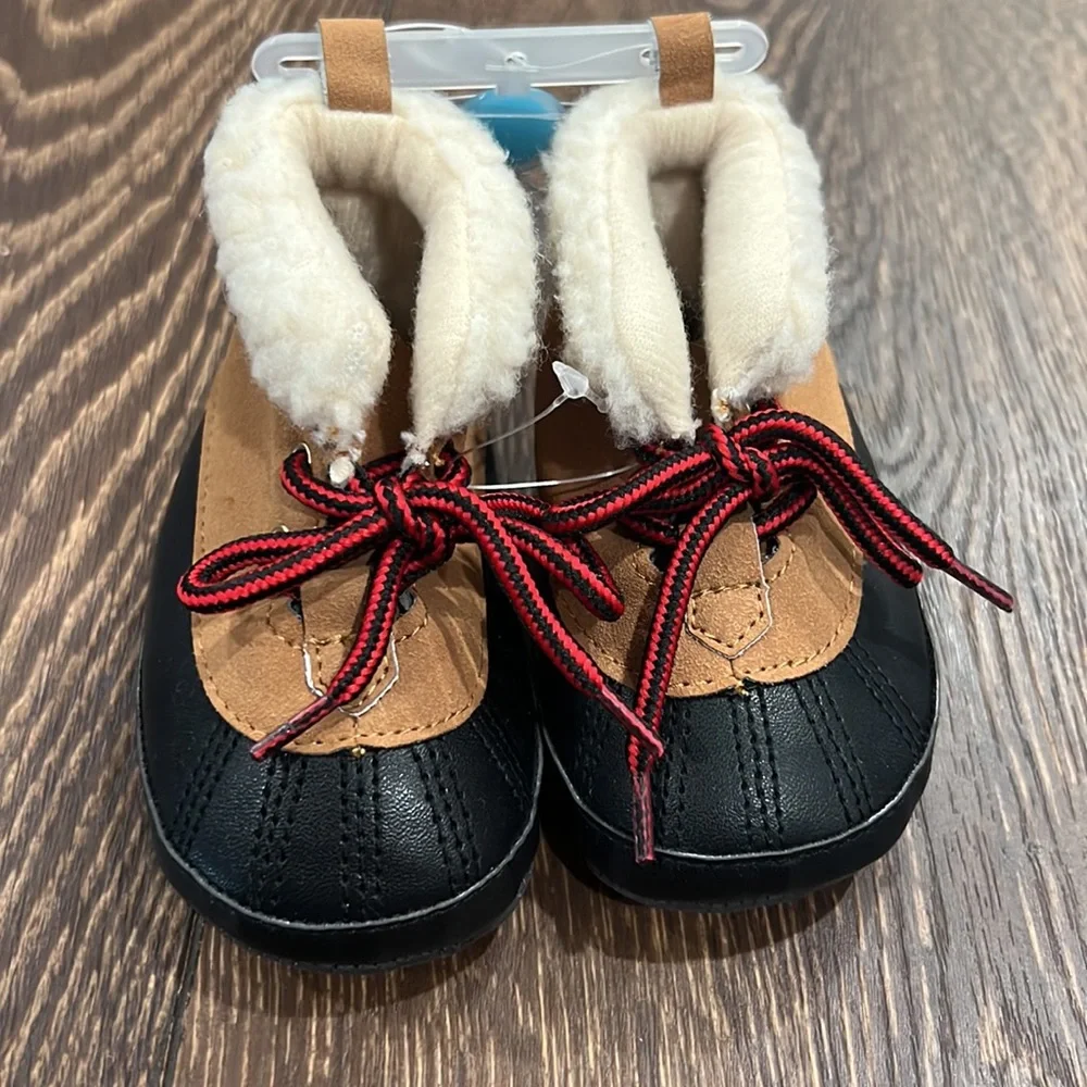 Baby Boy's Carter's Boots and Mittens Lot 3-6 month's - Picture 7 of 8